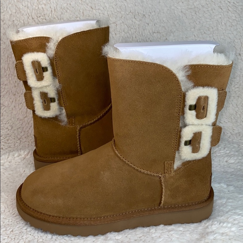 Ugg women’s Bailey Fluff Classic Buckle